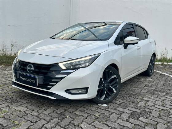 NISSAN VERSA 1.6 16V FLEX EXCLUSIVE XTRONIC NISSAN VERSA 1.6 16V FLEX EXCLUSIVE XTRONIC